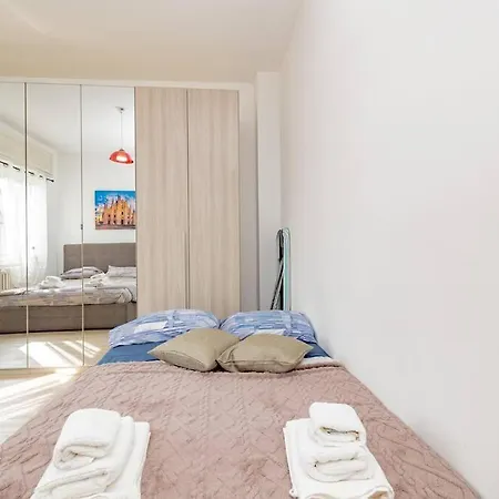 Apartment Bright & Cozy - Center