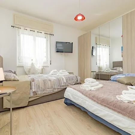 아파트 Bright & Cozy - Center